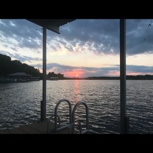 Meet your Posher, Avery